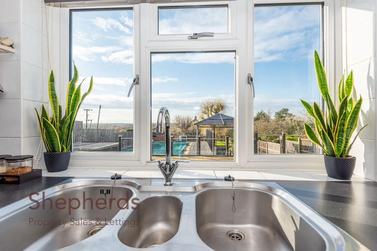 Pecks Hill, Nazeing, EN9, photo 8