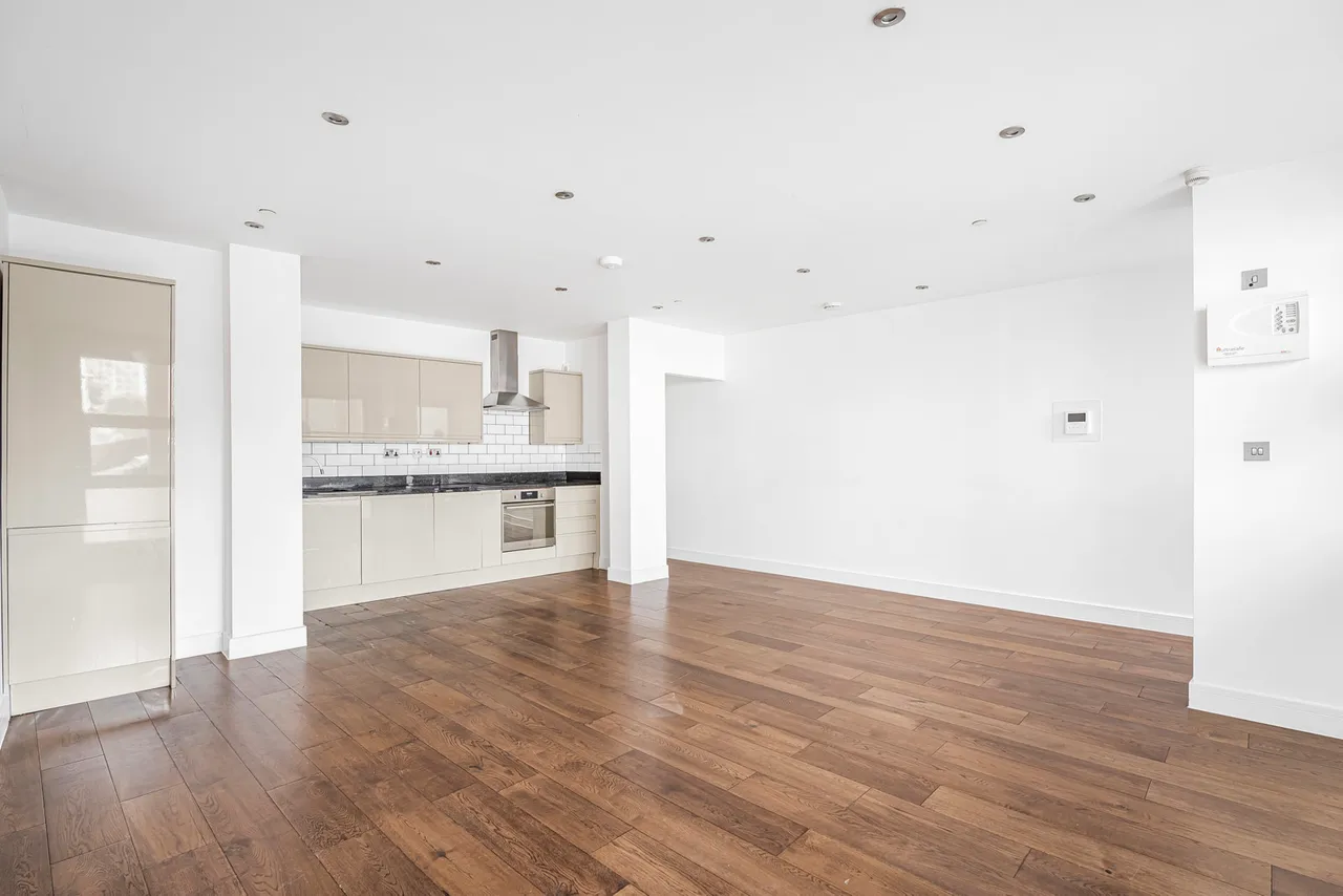 2 bed flat for sale, Copenhagen Place, London, E14