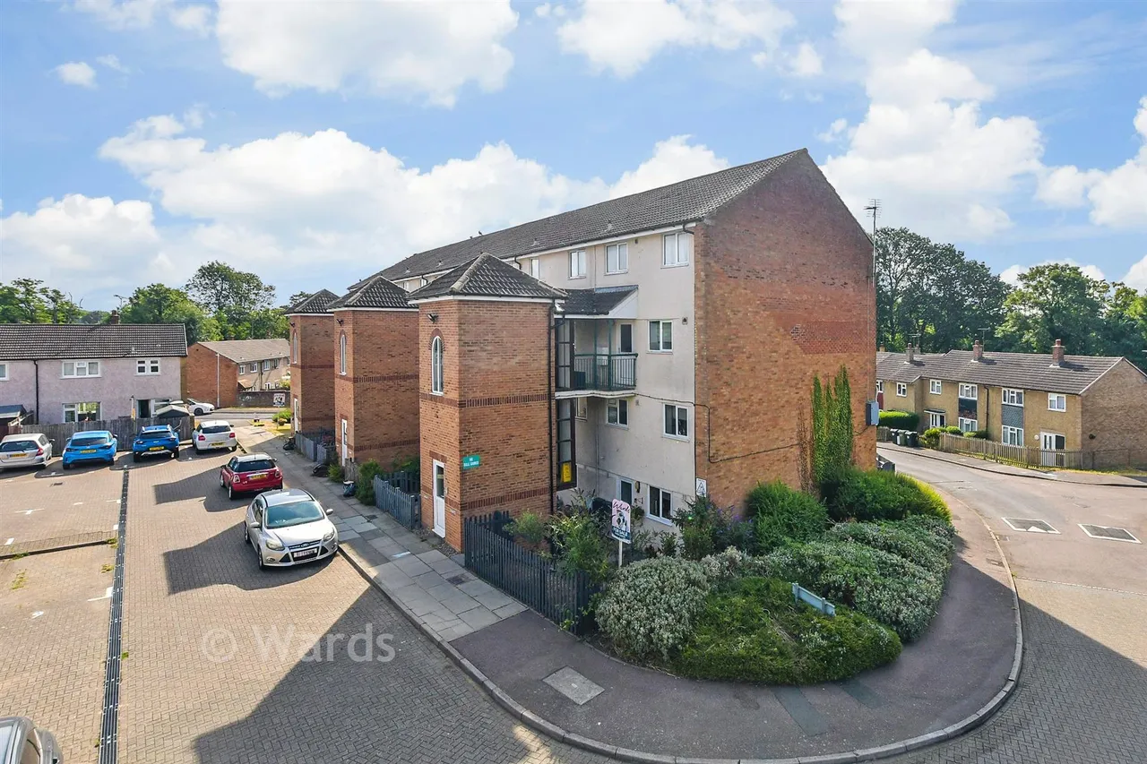 3 bed flat for sale, Nine Acres, Kennington, TN24