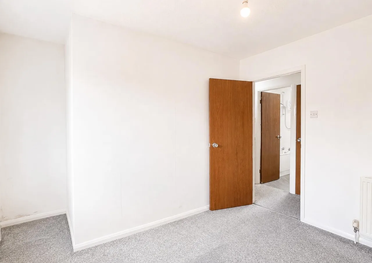 Larchfield Close, Frome BA11 2UG, photo 13