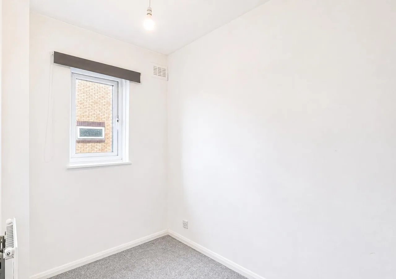 Larchfield Close, Frome BA11 2UG, photo 15