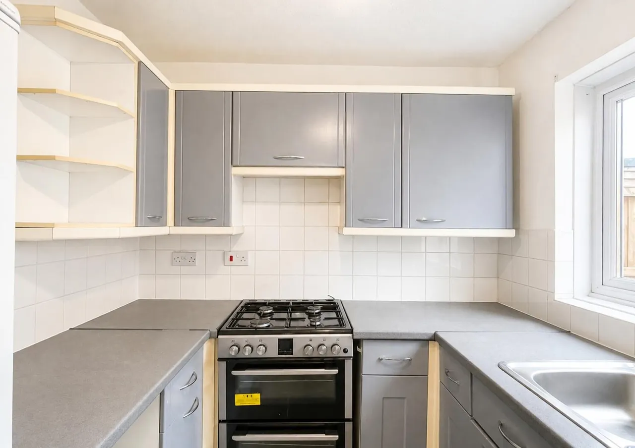 Larchfield Close, Frome BA11 2UG, photo 4