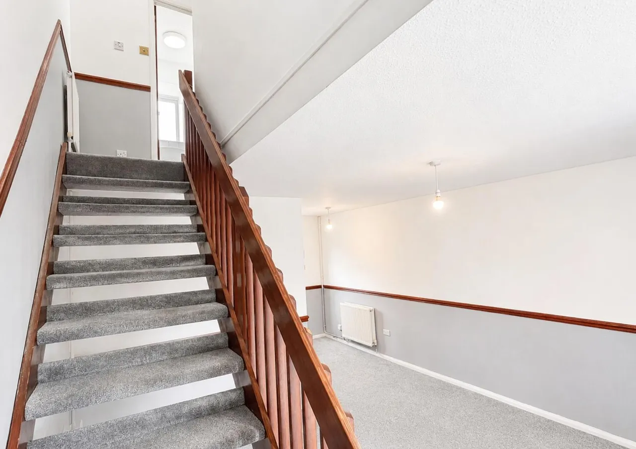 Larchfield Close, Frome BA11 2UG, photo 10