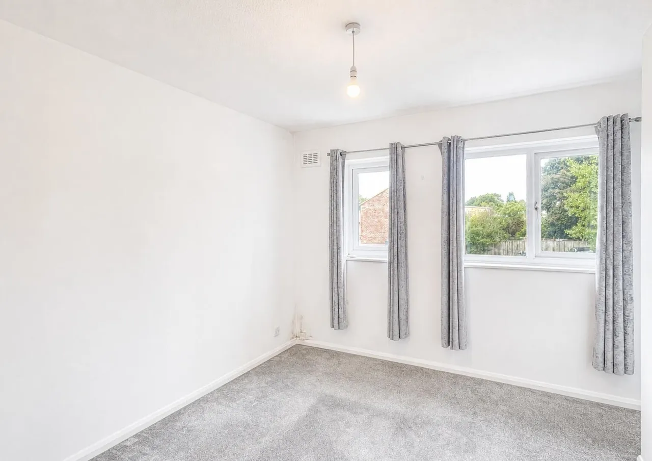 Larchfield Close, Frome BA11 2UG, photo 12