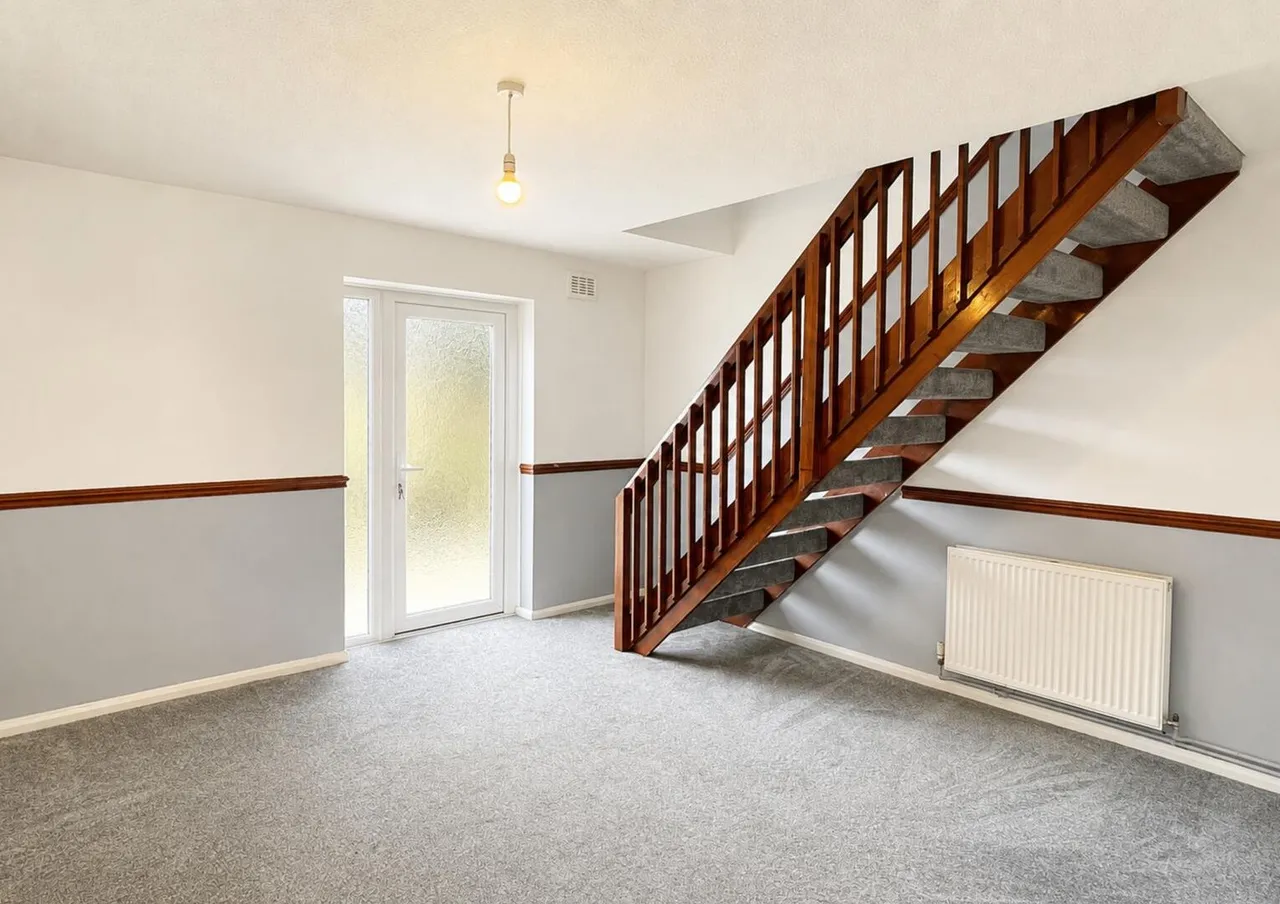 Larchfield Close, Frome BA11 2UG, photo 7