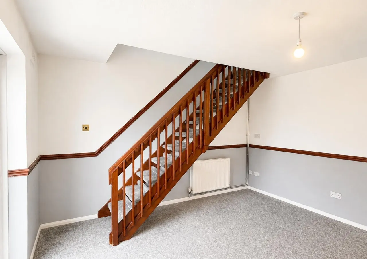 Larchfield Close, Frome BA11 2UG, photo 9