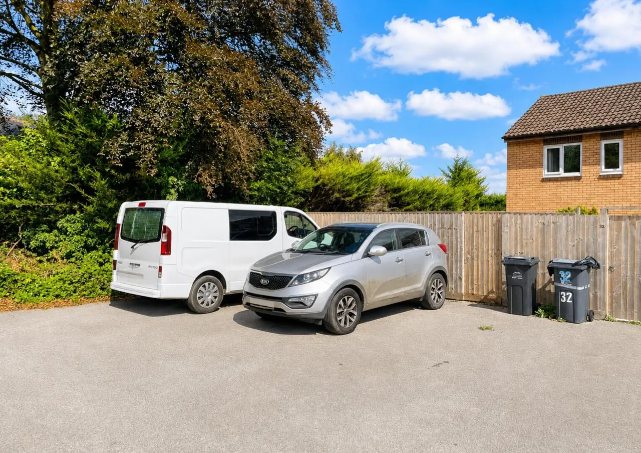 Larchfield Close, Frome BA11 2UG, photo 18