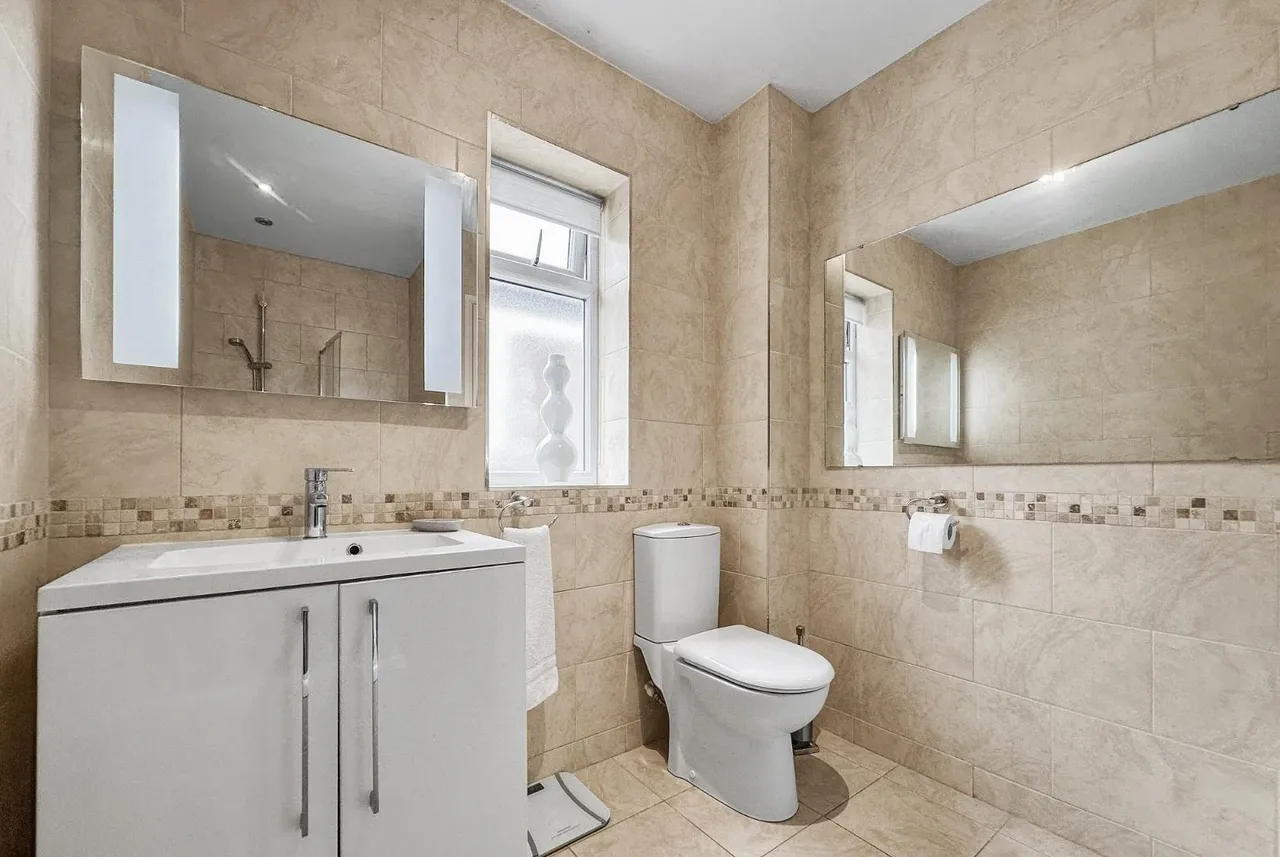 Wellfield Lane, Hale, Cheshire WA15 8LP, photo 16