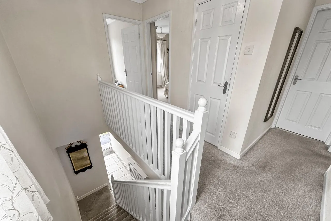 Wellfield Lane, Hale, Cheshire WA15 8LP, photo 18