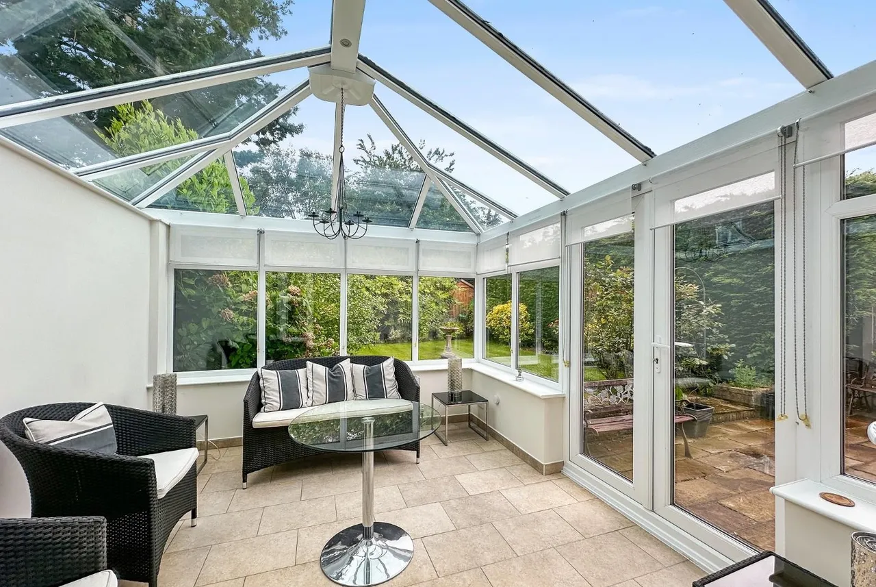 Wellfield Lane, Hale, Cheshire WA15 8LP, photo 5
