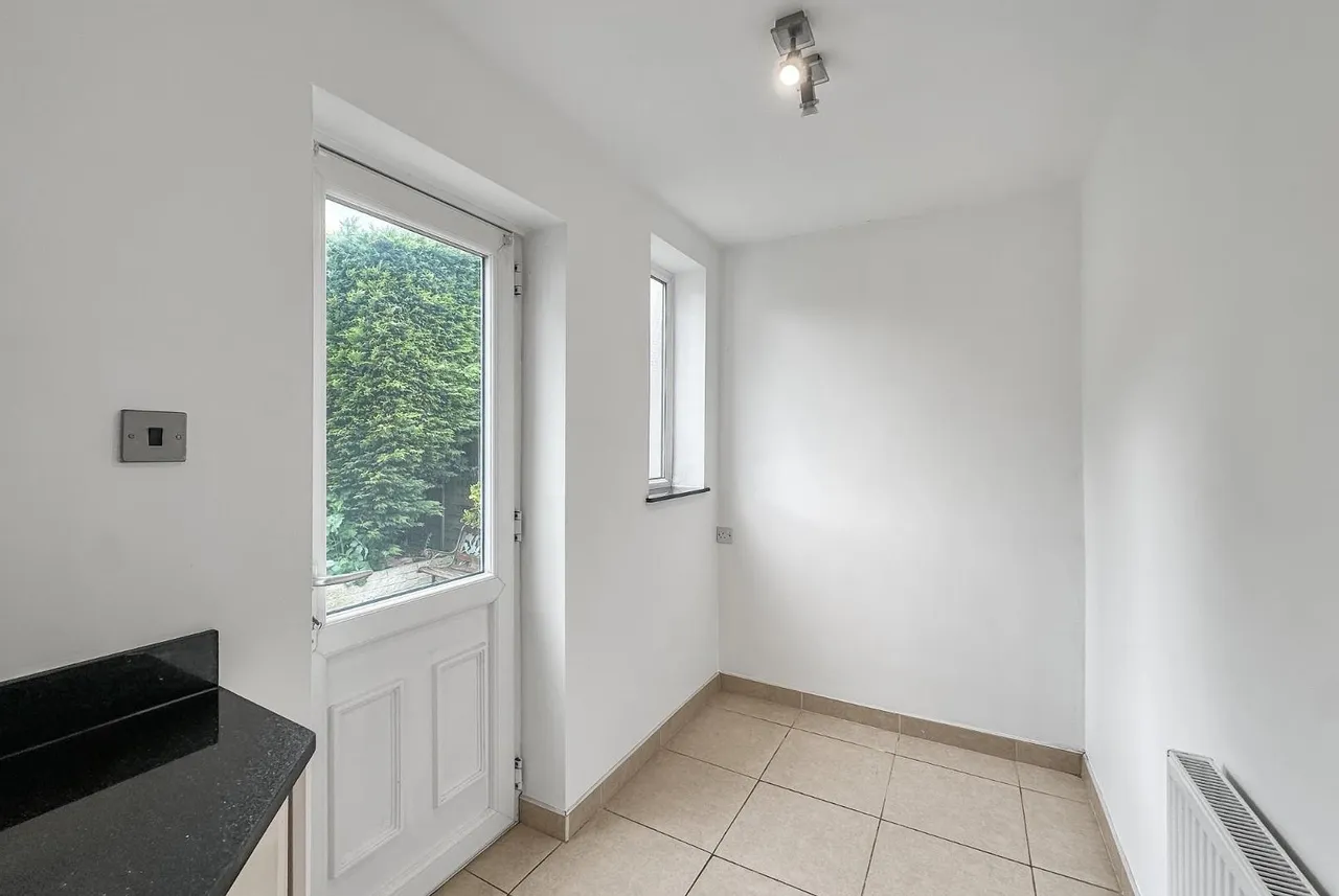 Wellfield Lane, Hale, Cheshire WA15 8LP, photo 24