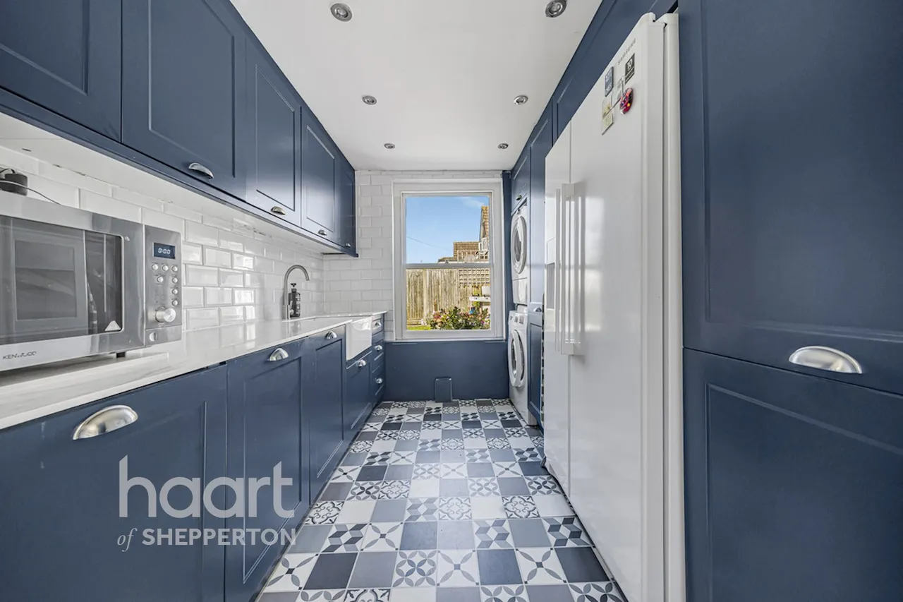 Bedfont Road, Stanwell, TW19, photo 8