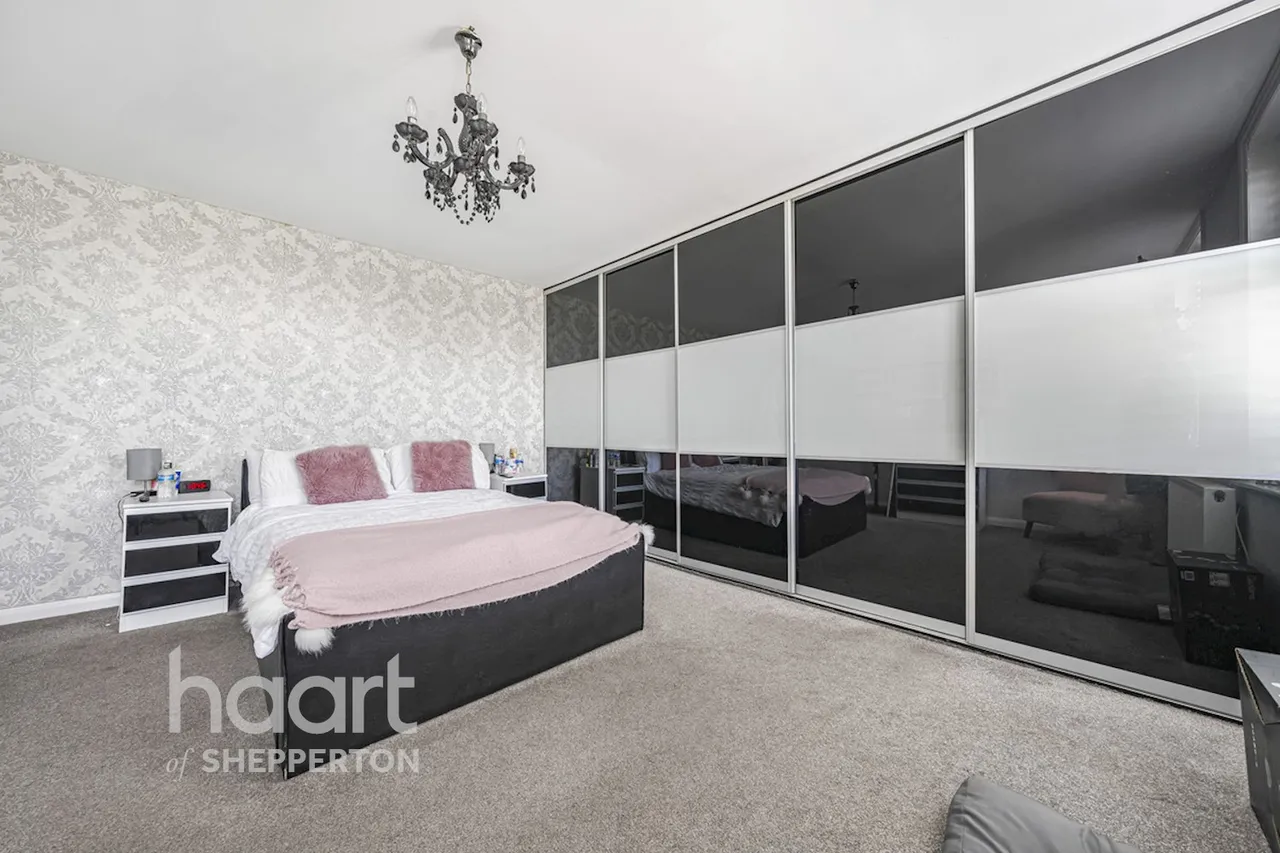 Bedfont Road, Stanwell, TW19, photo 15
