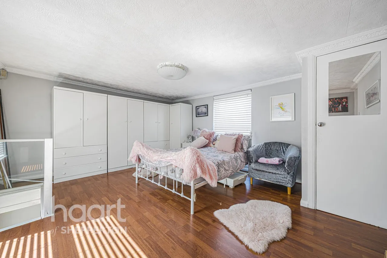 Bedfont Road, Stanwell, TW19, photo 12
