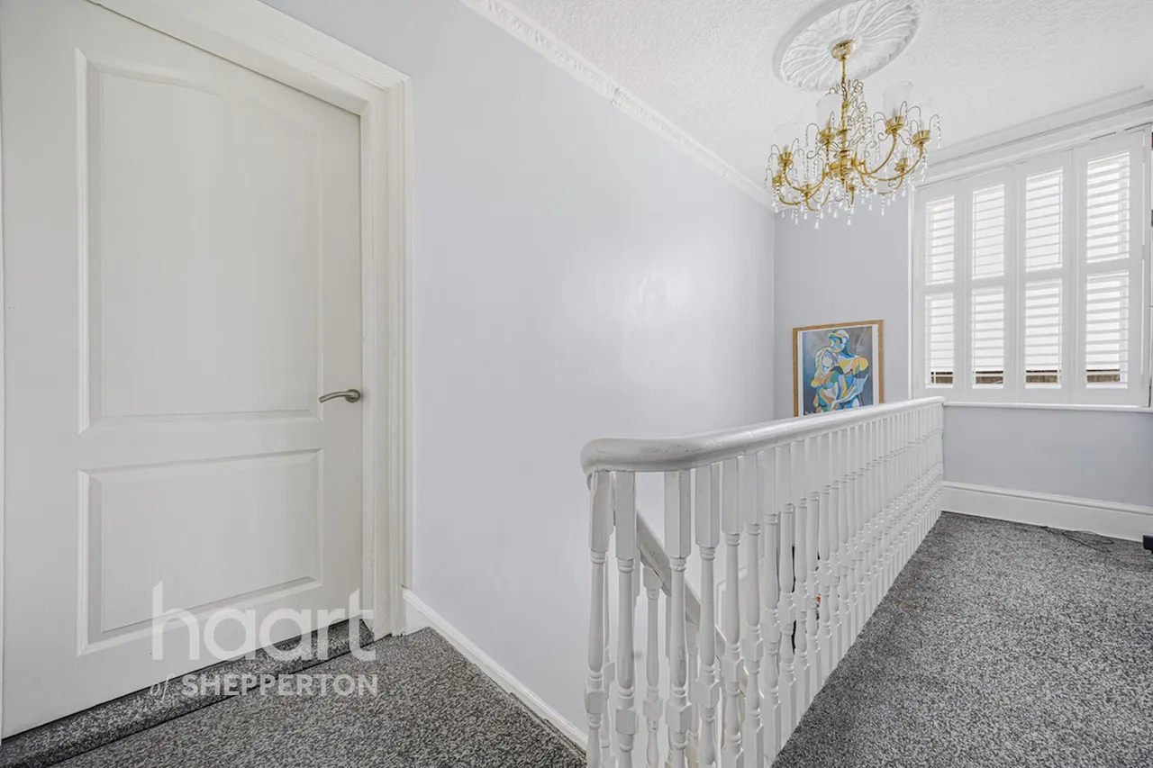 Bedfont Road, Stanwell, TW19, photo 13