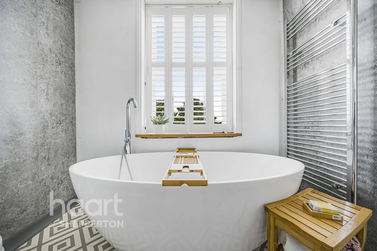 Bedfont Road, Stanwell, TW19, photo 17