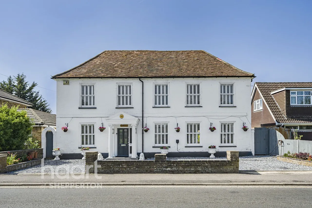 4 bed house for sale, Bedfont Road, Stanwell, TW19