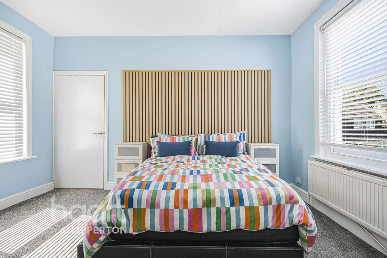 Bedfont Road, Stanwell, TW19, photo 14