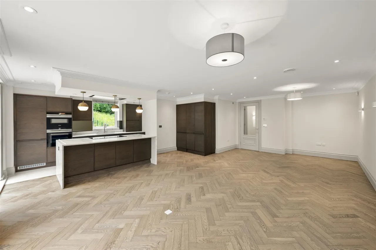 The Drive, Ickenham, photo 4