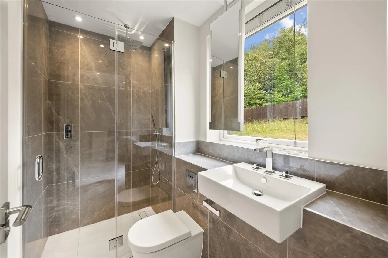 The Drive, Ickenham, photo 16