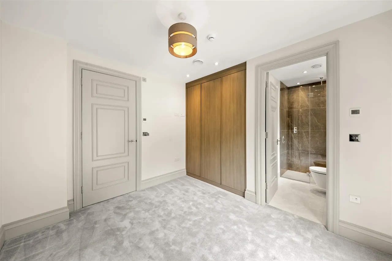 The Drive, Ickenham, photo 13