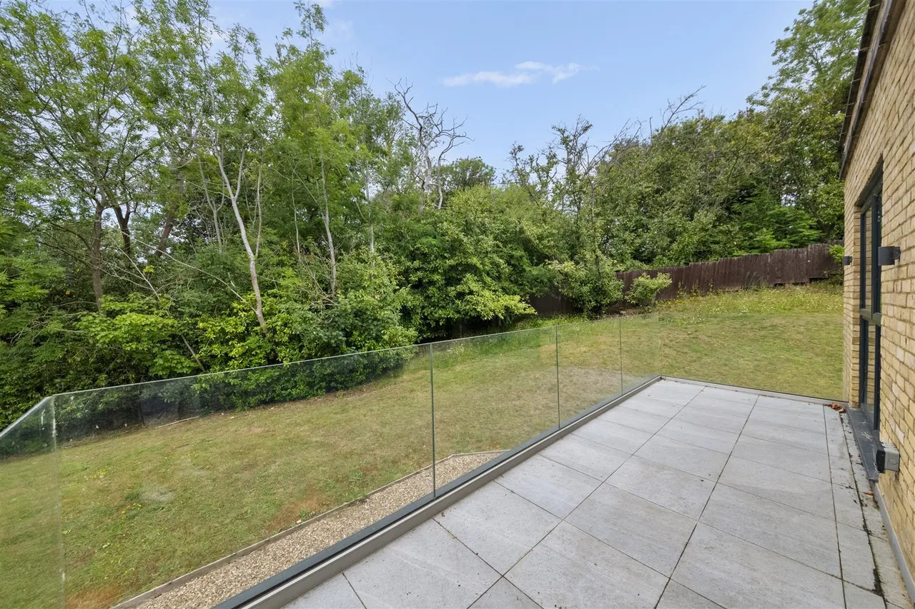 The Drive, Ickenham, photo 11