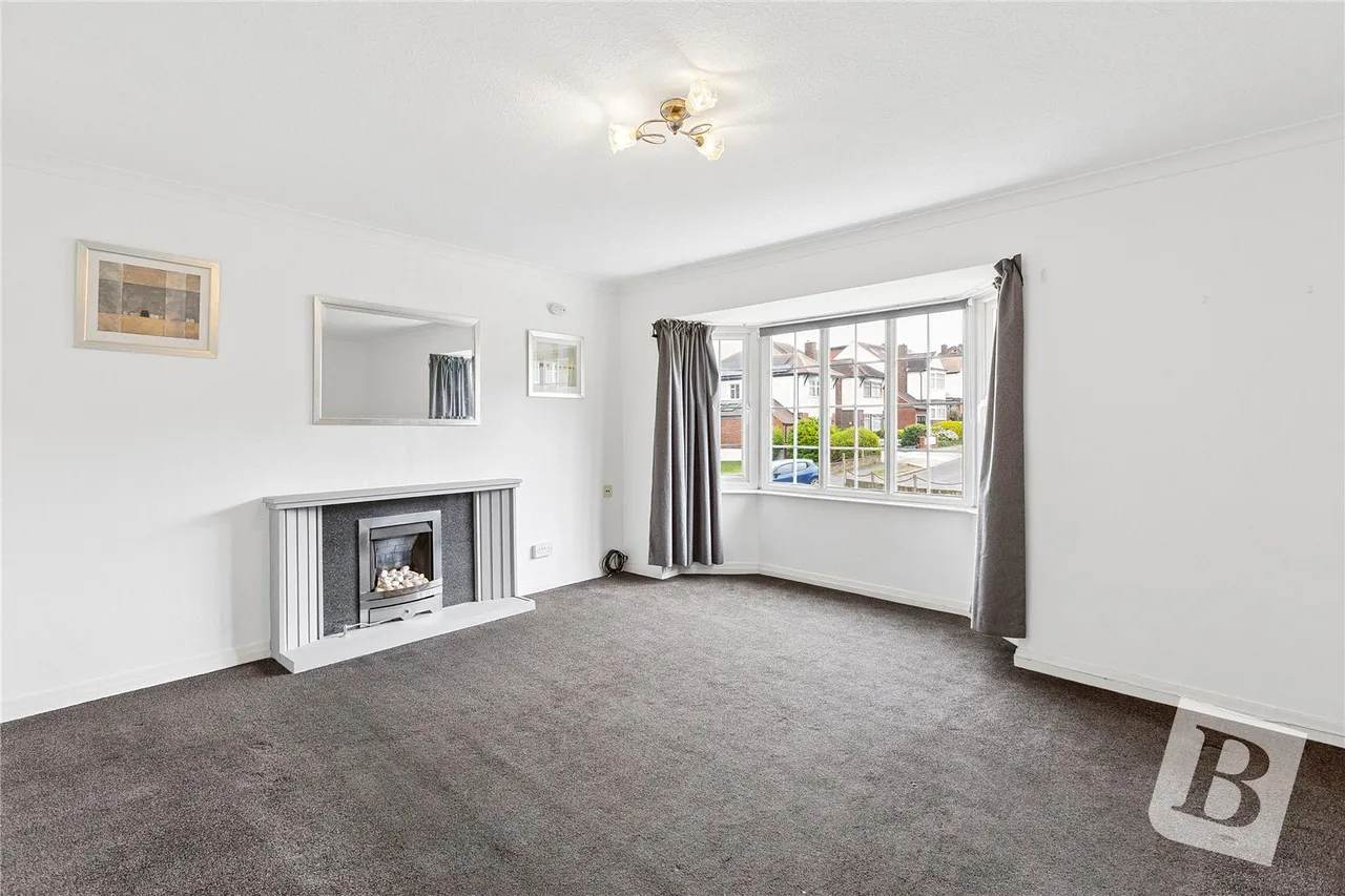 Waldegrave Court, Upminster, RM14, photo 2