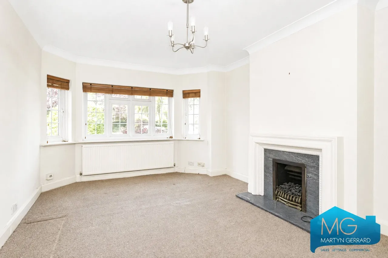 Etchingham Park Road, London, N3, photo 3