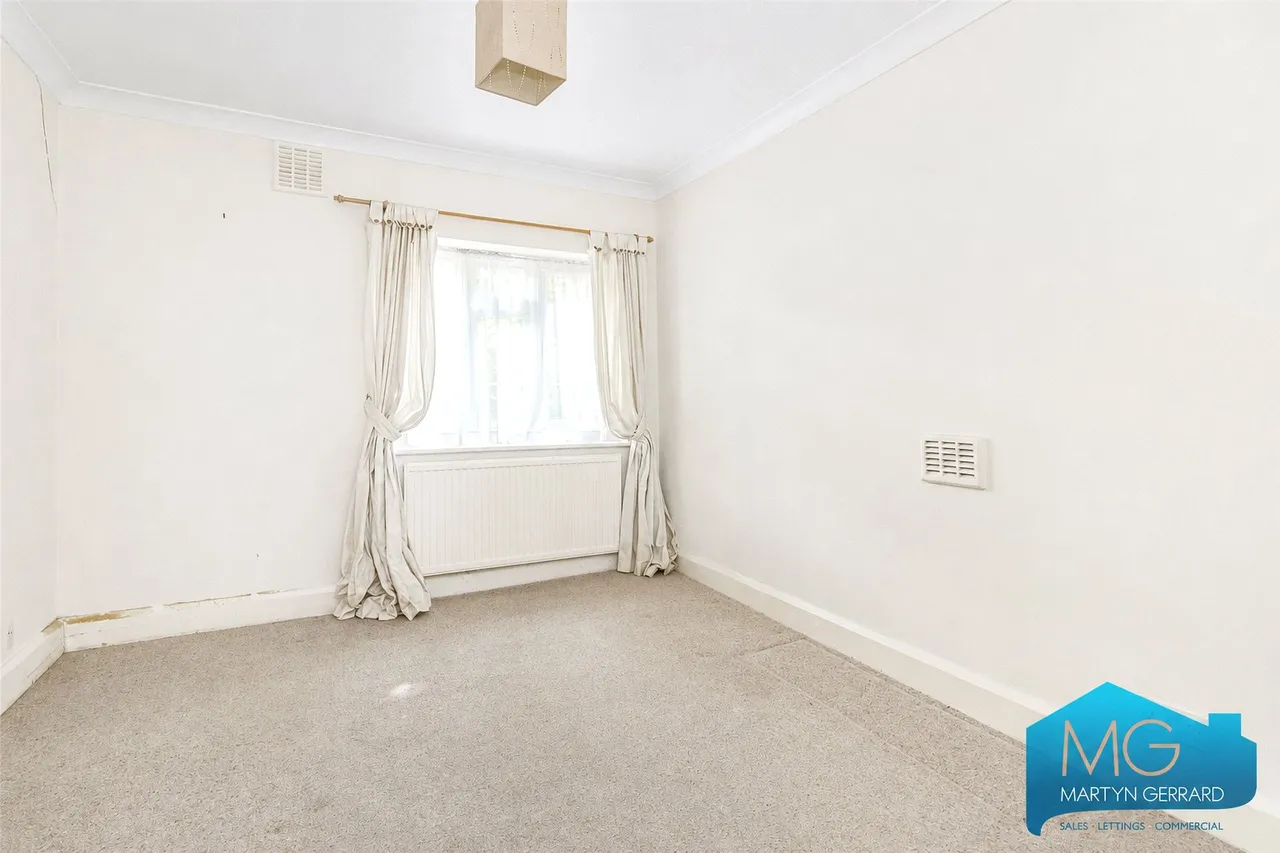 Etchingham Park Road, London, N3, photo 6
