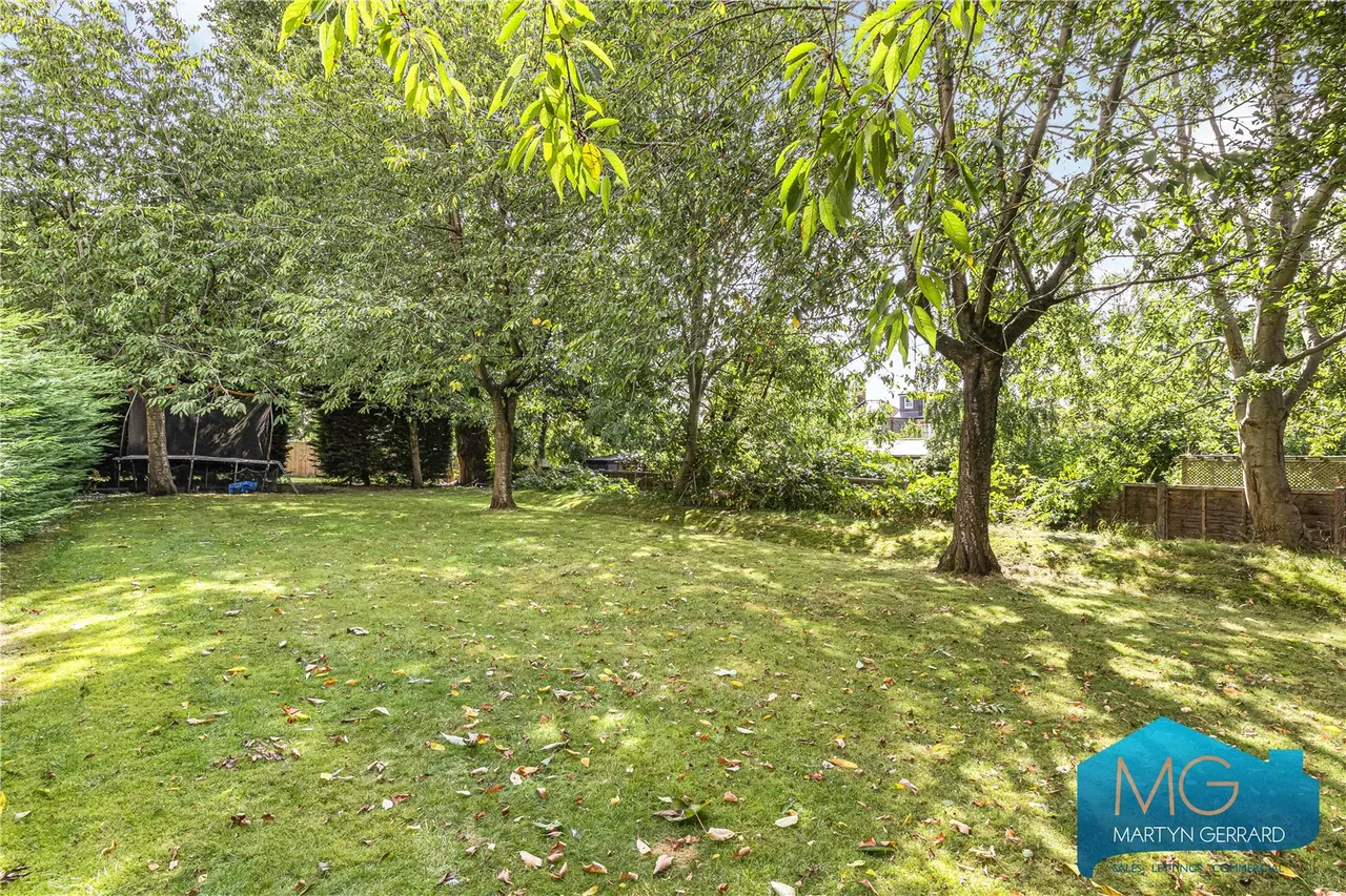 Etchingham Park Road, London, N3, photo 7