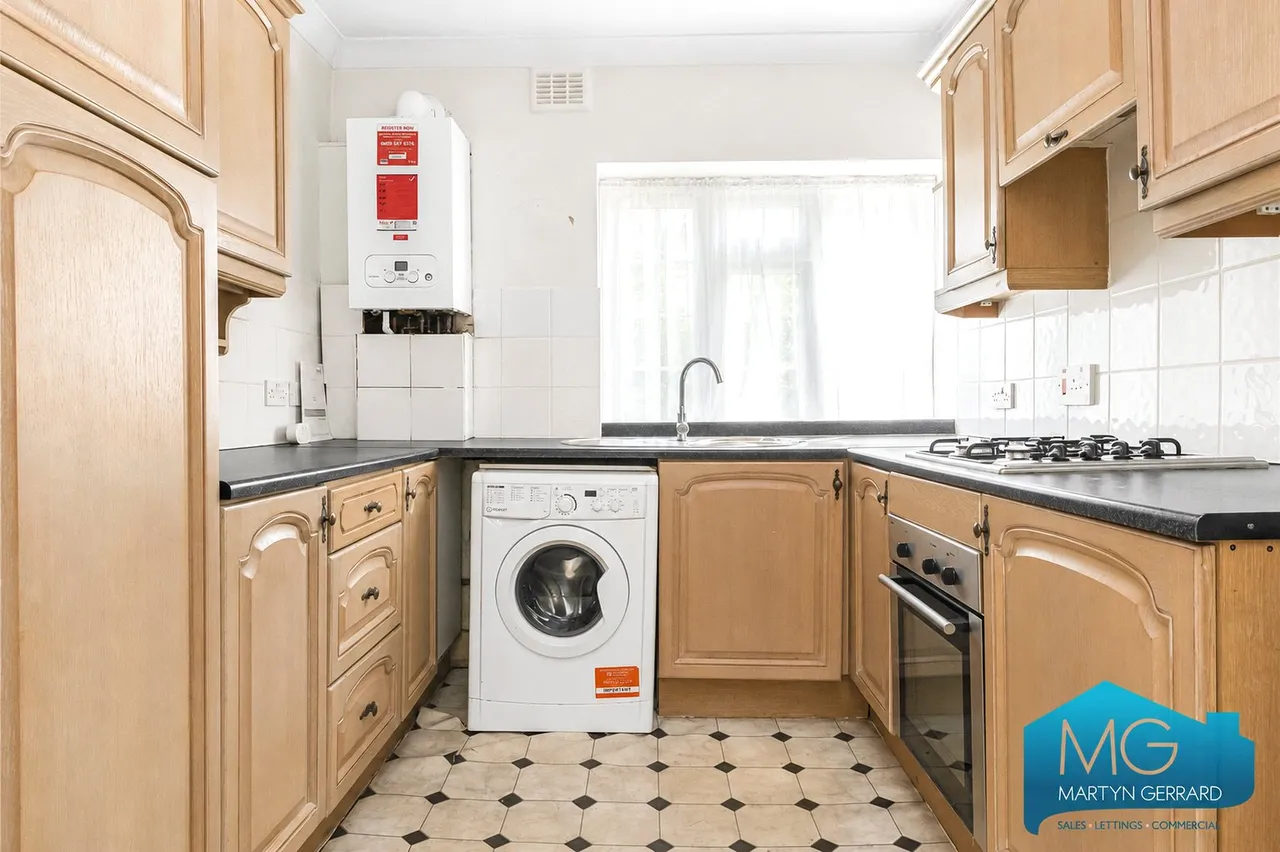 Etchingham Park Road, London, N3, photo 4