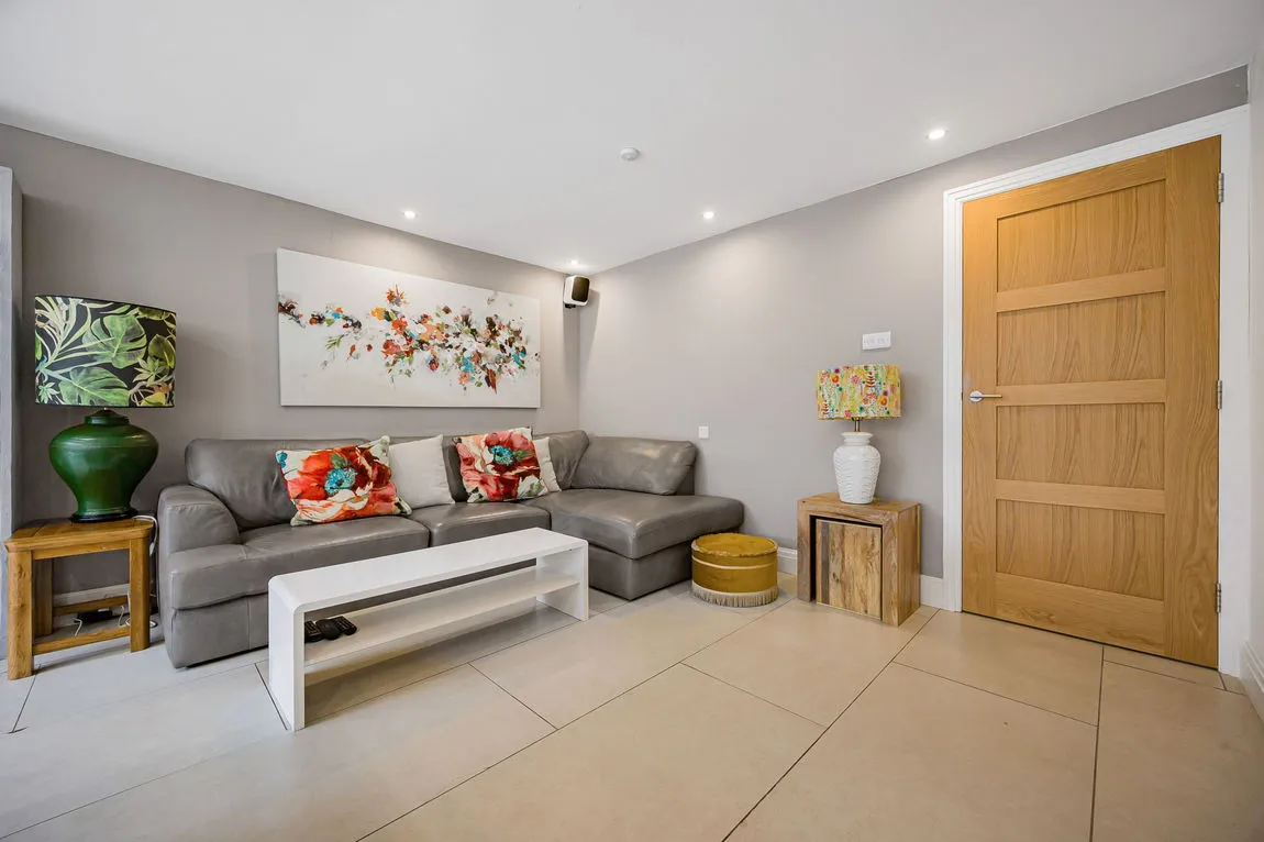 Parsonage Gardens, Marlow, SL7 1NJ, photo 3