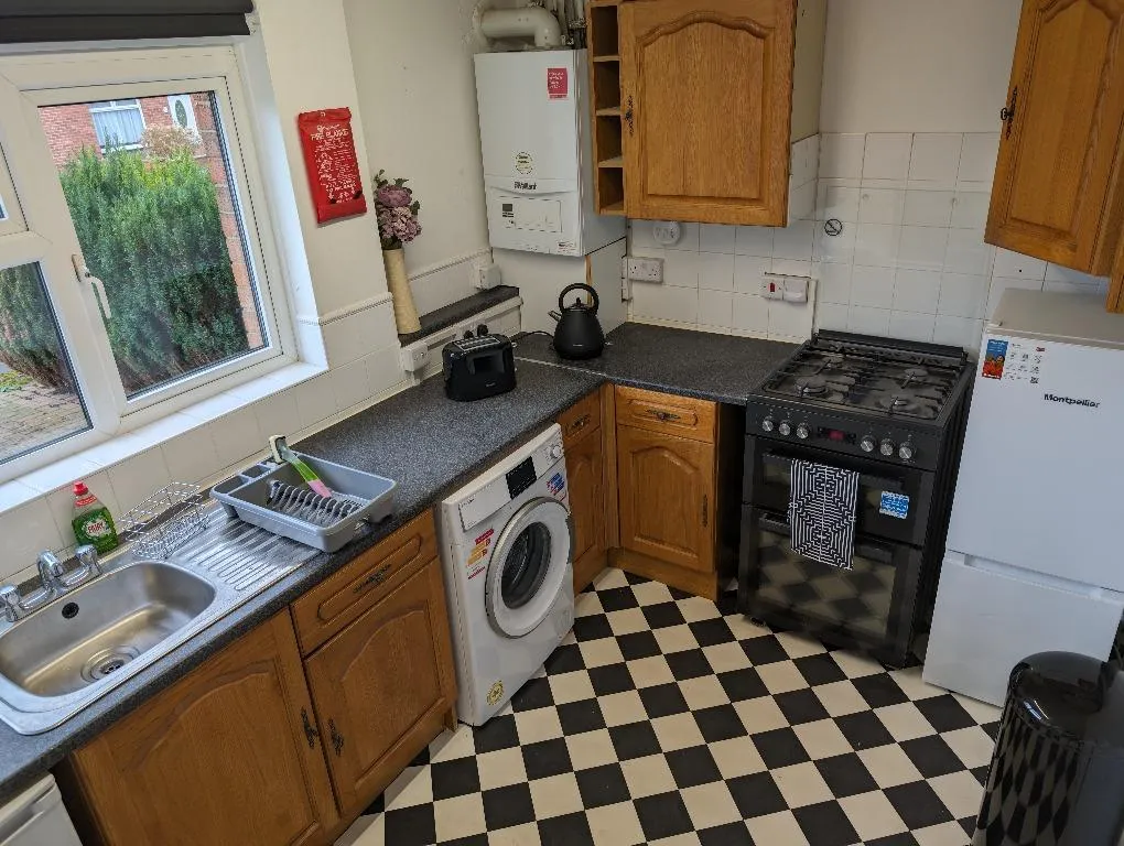 Lanarks Walk, Newcastle-Under-Lyme, ST5, photo 6