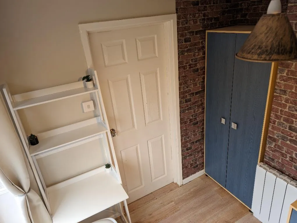 Lanarks Walk, Newcastle-Under-Lyme, ST5, photo 10