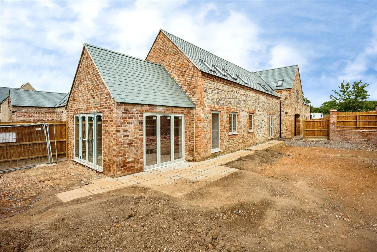 Newstead Way, Loughborough, LE11, photo 12