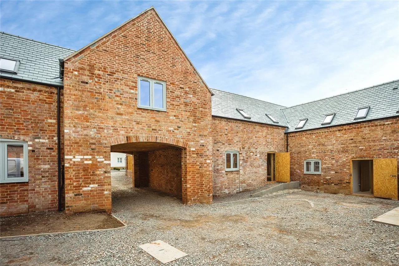 Newstead Way, Loughborough, LE11, photo 9