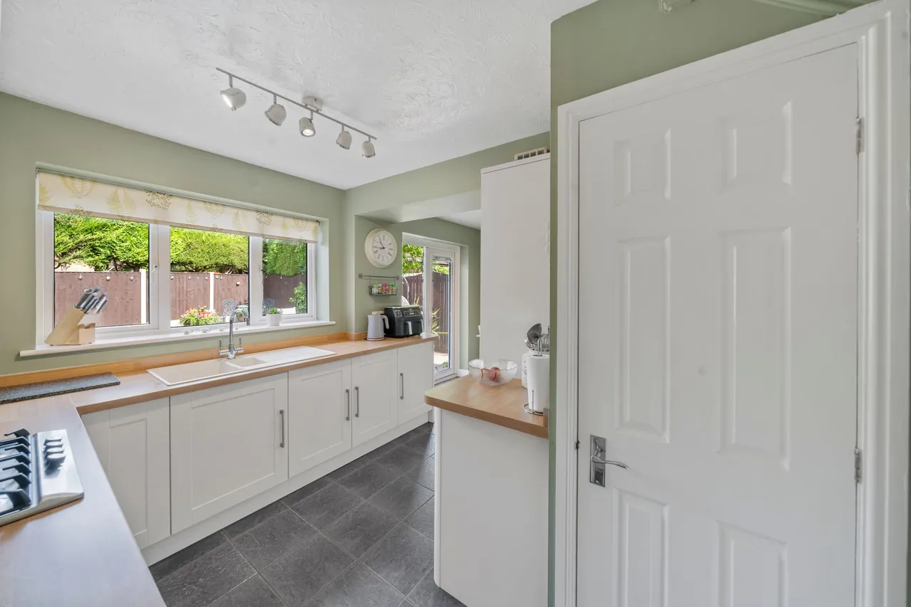 Wotton Drive, Ashton-In-Makerfield, Wigan, Wigan, WN4 8XR, photo 12
