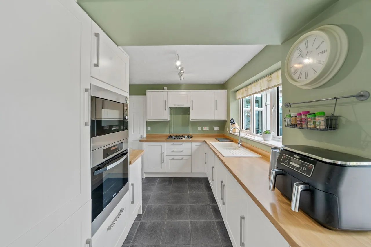 Wotton Drive, Ashton-In-Makerfield, Wigan, Wigan, WN4 8XR, photo 3