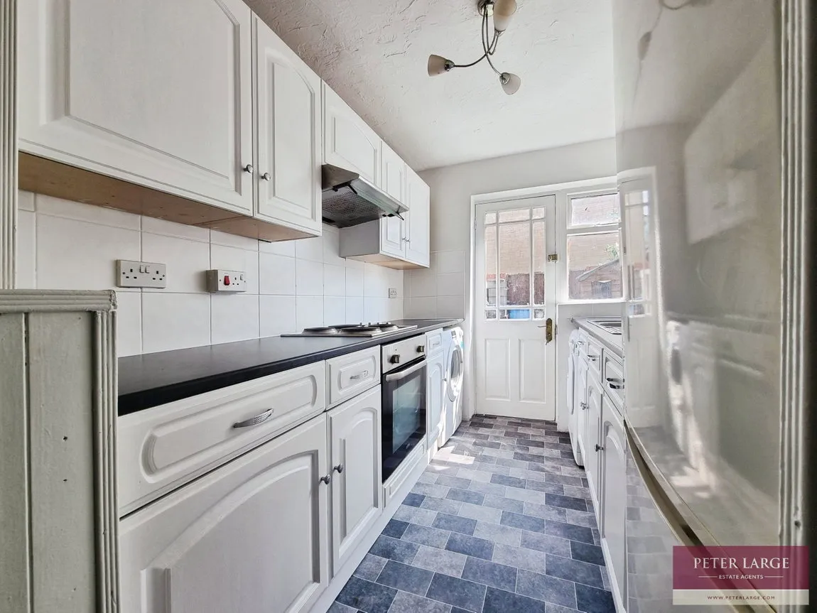 Vale Road, Rhyl, Denbighshire, LL18 2BY, photo 2