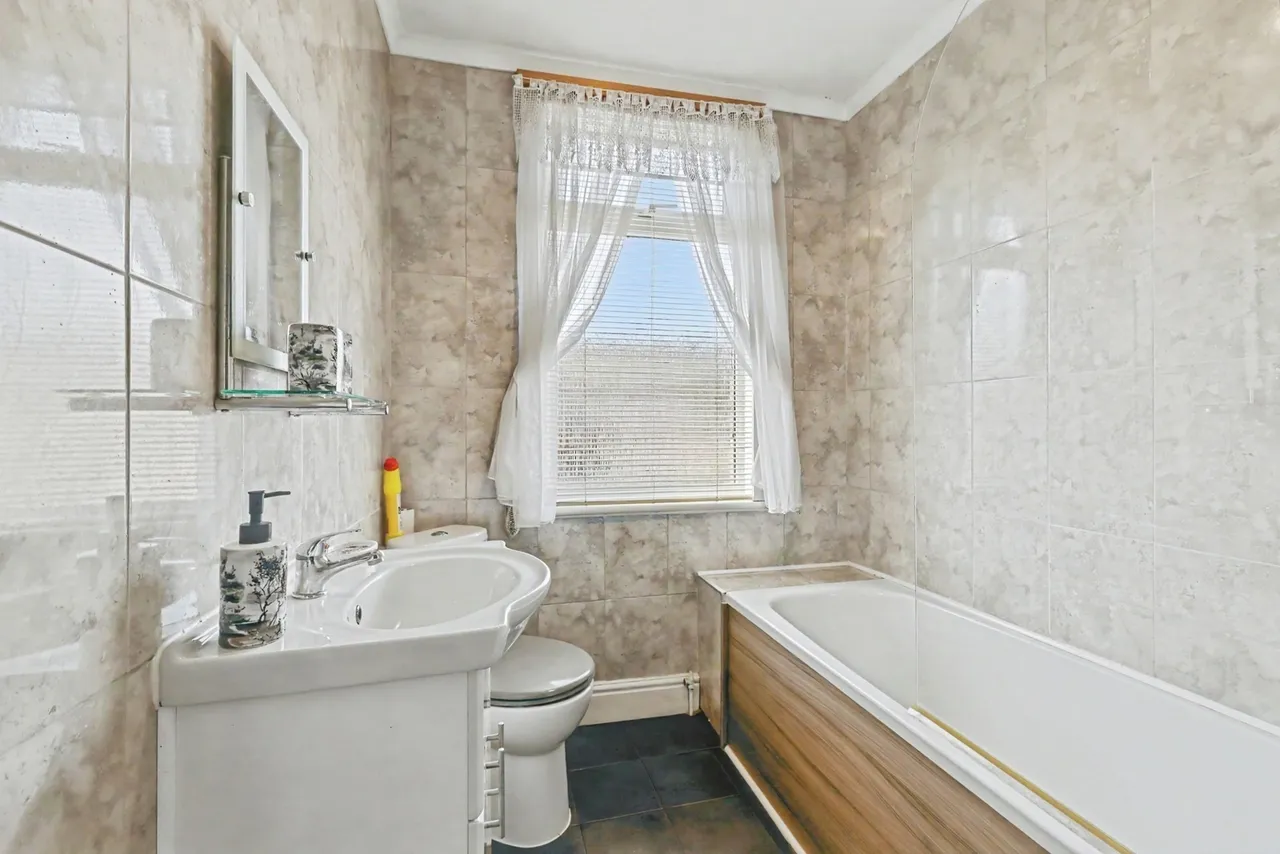 Bowden Road, Northampton, NN5, photo 12