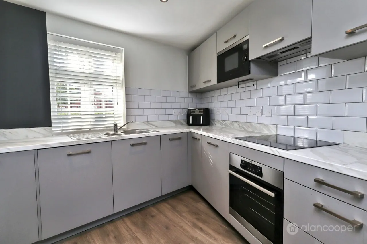 Sunburst Drive, Manor Fields, CV11, photo 8