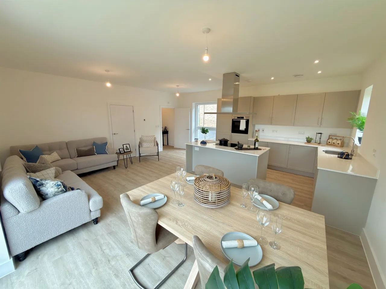 Thames View, Blunsdon, SN26, photo 2