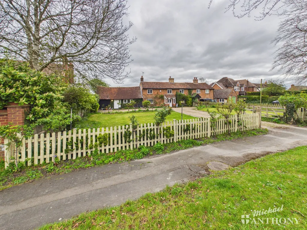 Risborough Road, Stoke Mandeville, Aylesbury, HP22 5UP, photo 20