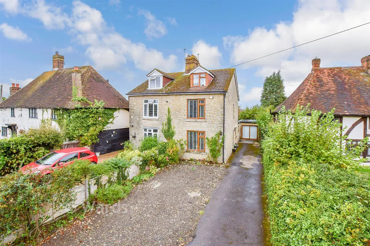 3 bed house for sale, Heath Road, Boughton Monchelsea, ME17
