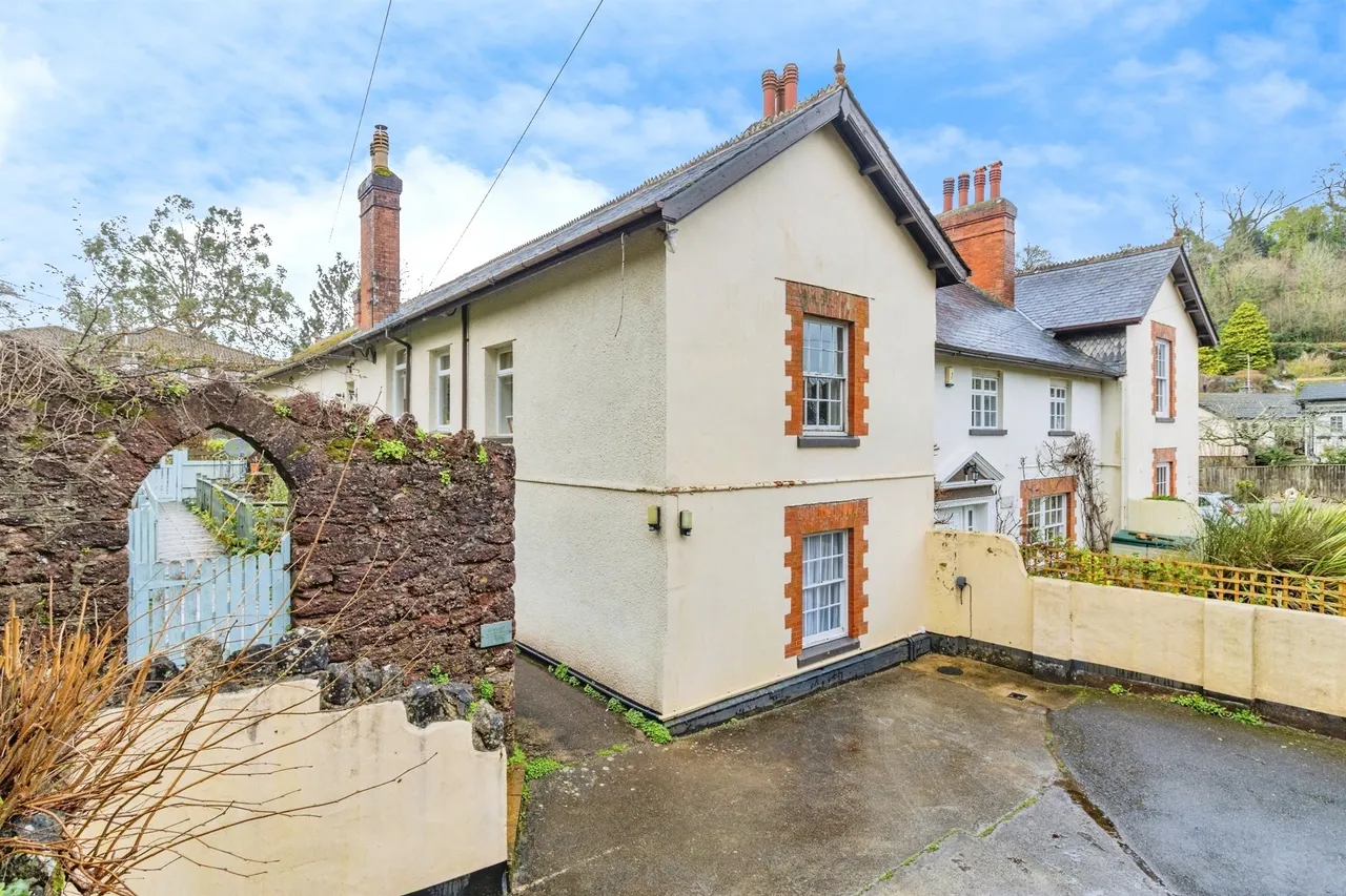 3 bed flat for sale, The Grange, Stokeinteignhead, TQ12