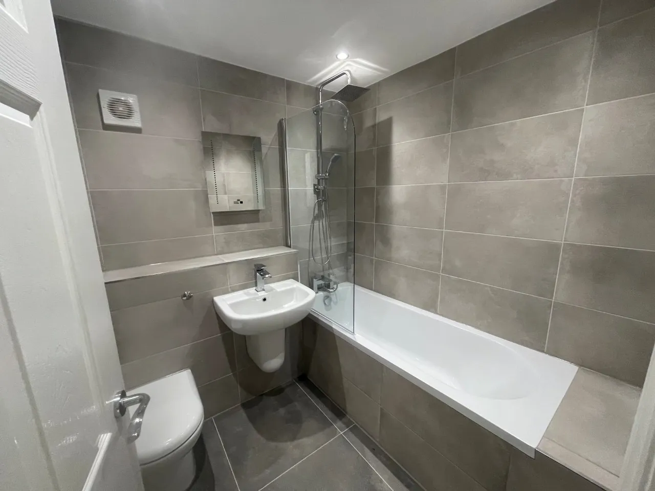 Grosvenor Street, Cheltenham, Gloucestershire, GL52, photo 4