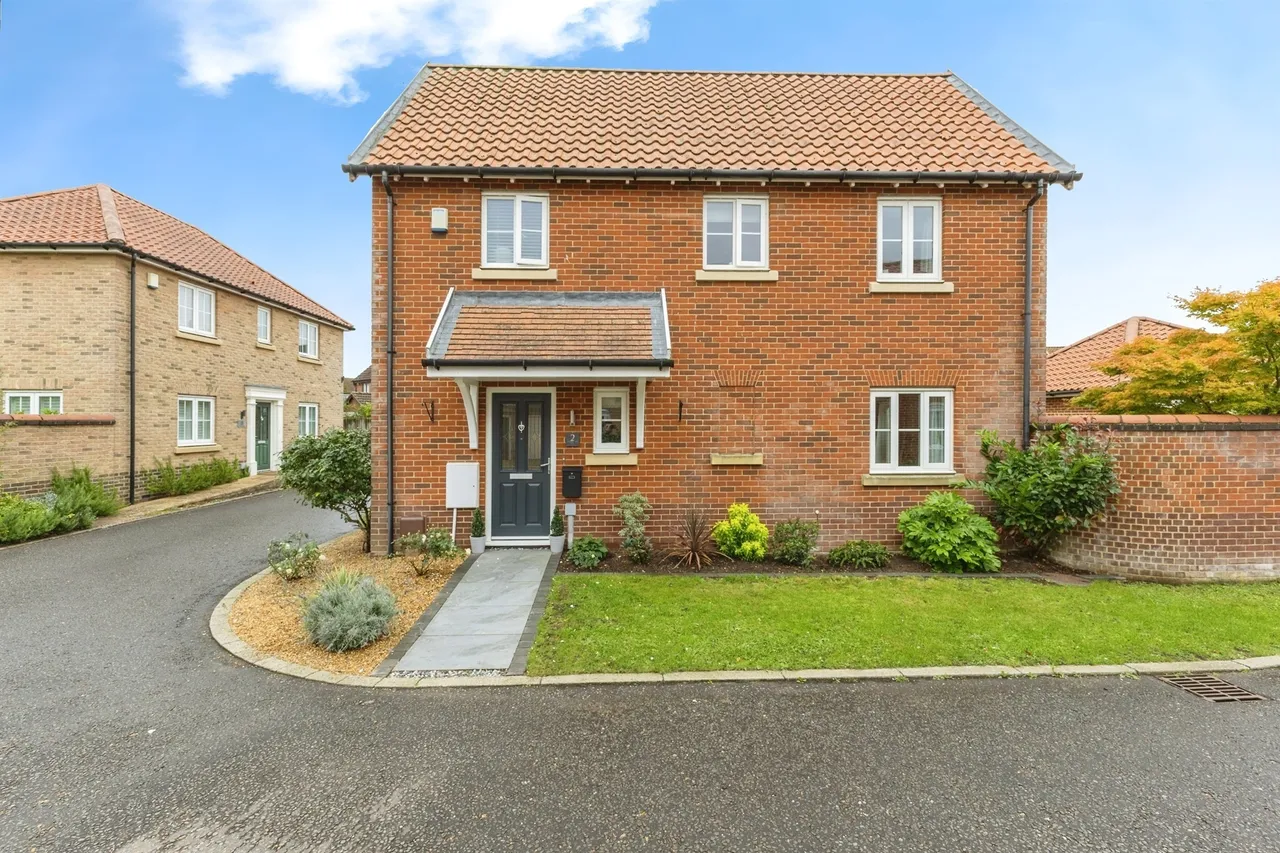 3 bed house for sale — Briar Gardens, Attleborough