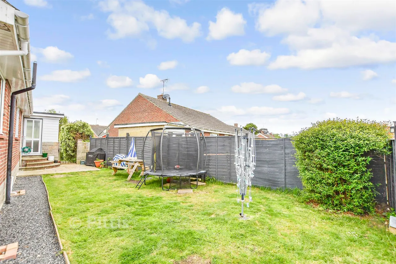 St. Mary's Road, Brading, PO36, photo 10