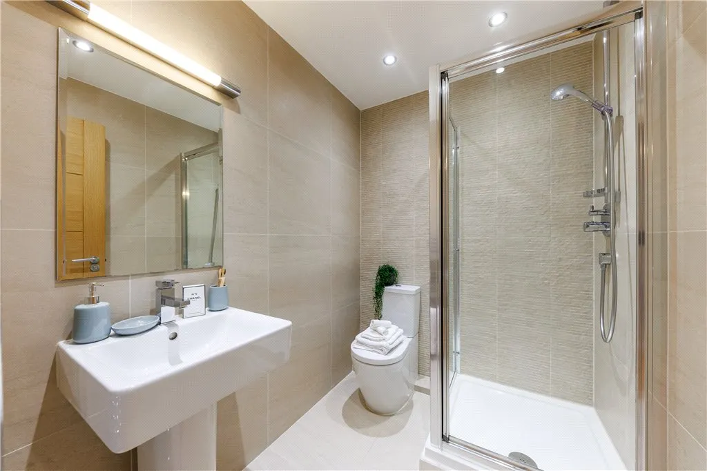 Battersea High Road, London, SW11, photo 6