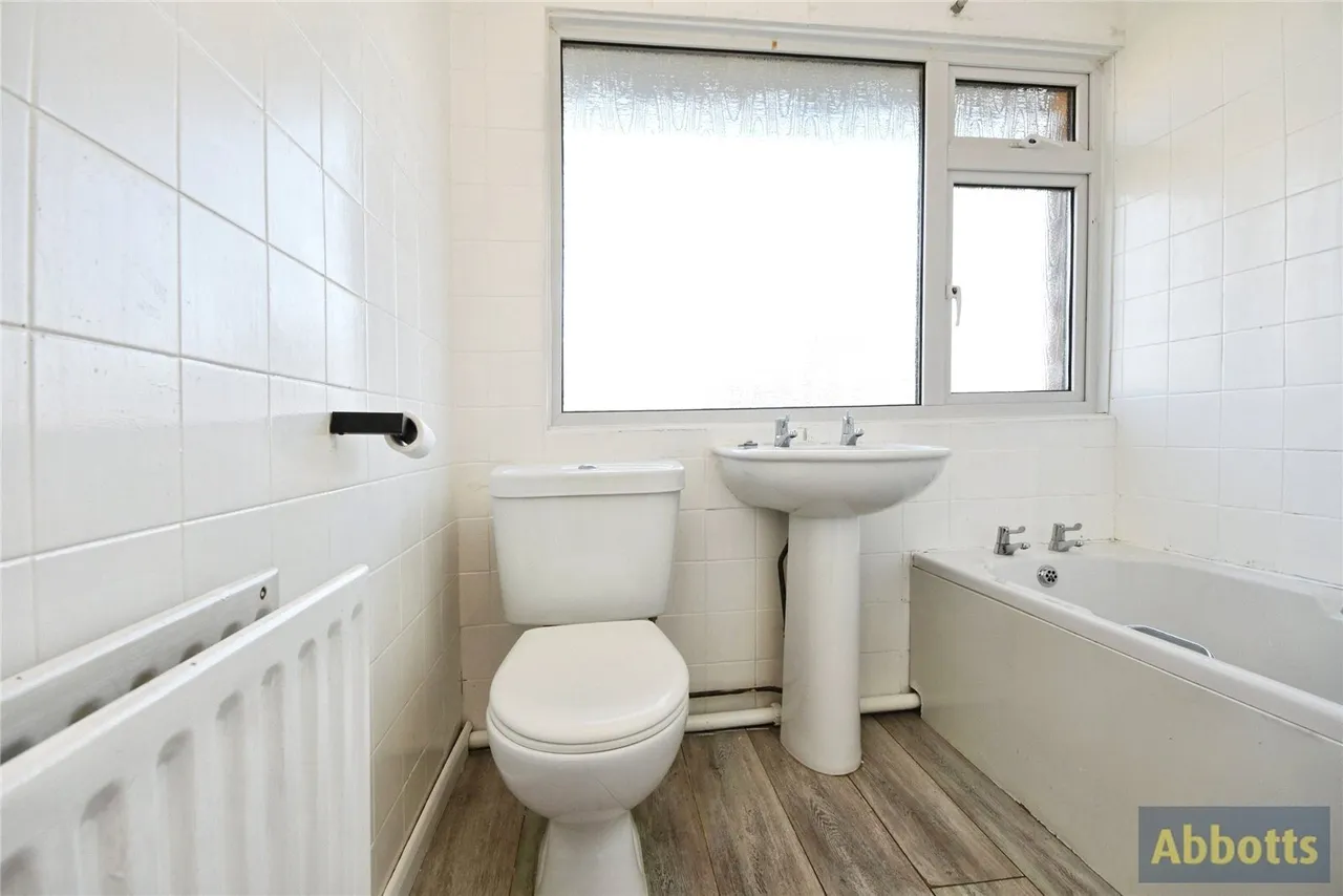 Bramble Road, Leigh-on-Sea, Essex, SS9, photo 19